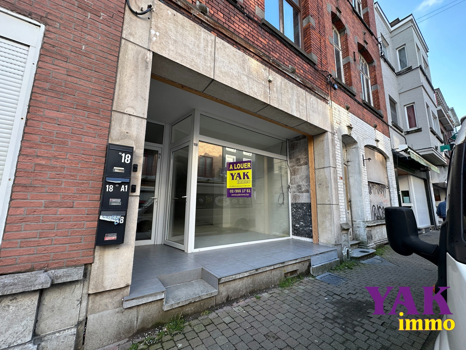 Commerce à  à Braine-le-Comte 7090 800.00€  chambres 60.00m² - Annonce 605872