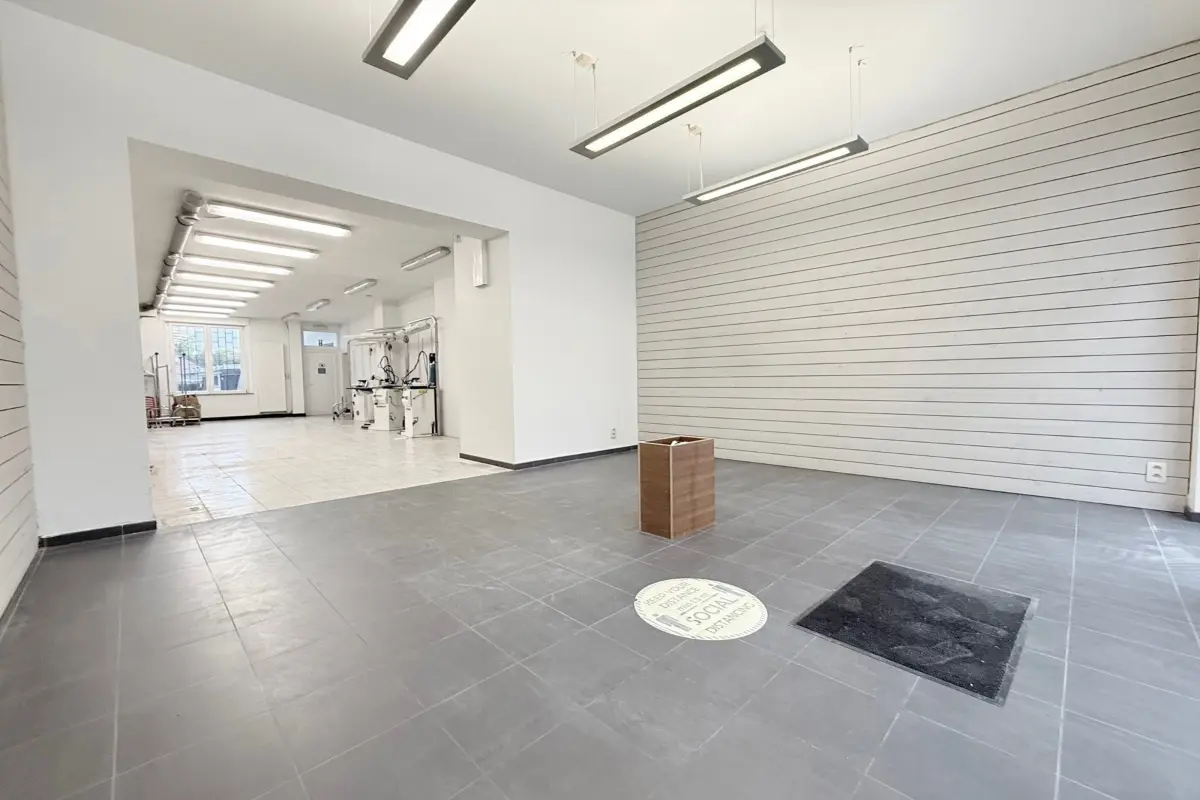 Commerce à  à Genappe 1470 1200.00€  chambres 107.00m² - Annonce 605823