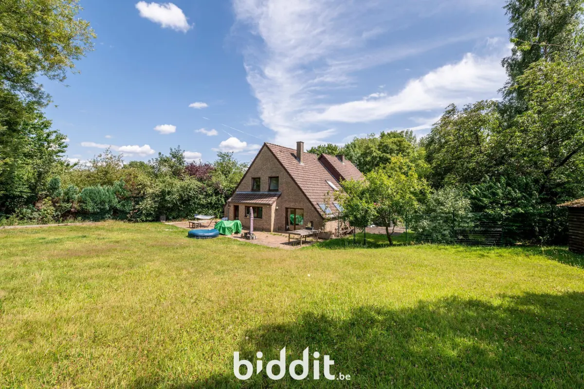Maison à vendre à Mont-Saint-Guibert 1435 480000.00€ 9 chambres m² - Annonce 605497