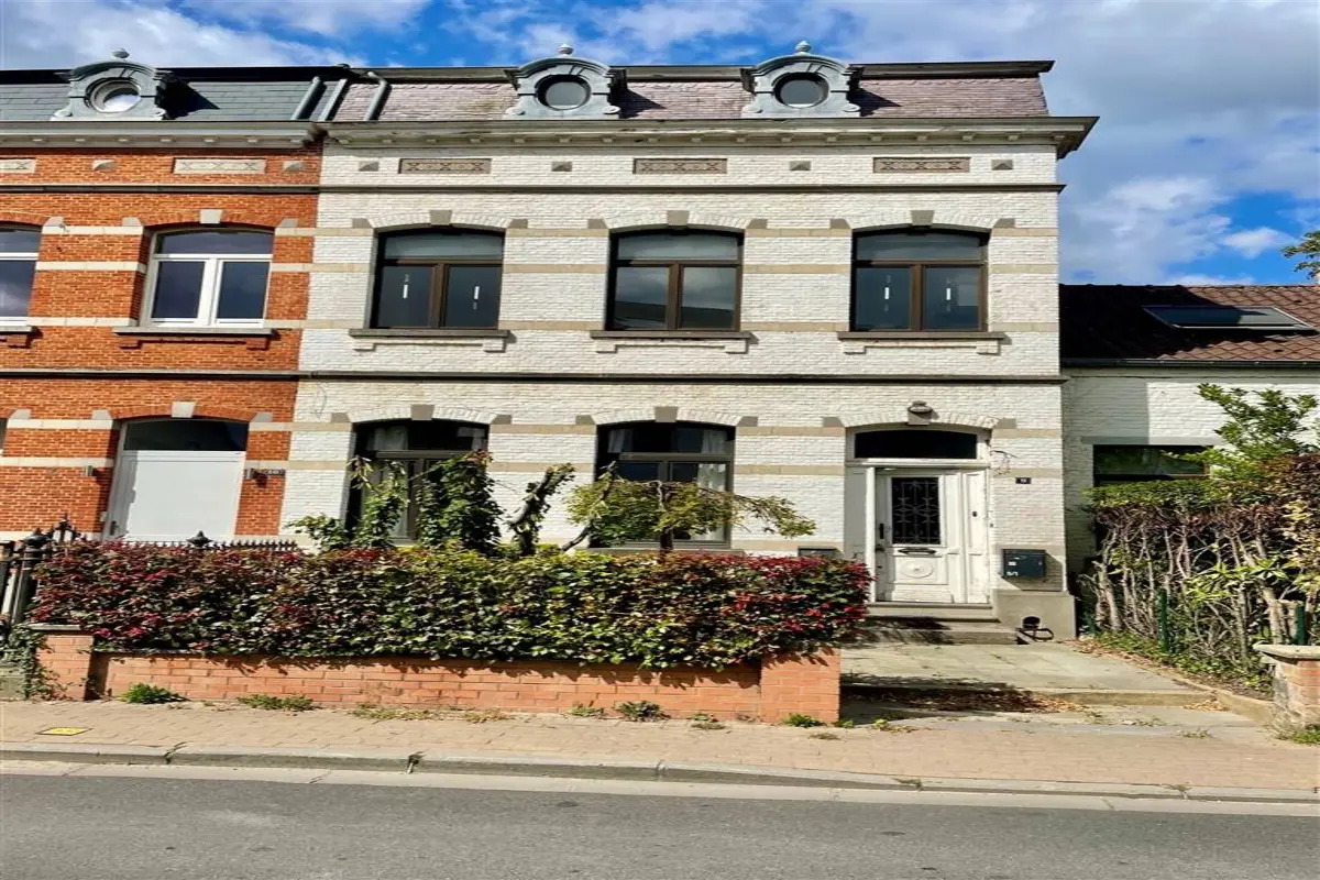 Appartementsgebouw te  in Bonlez 1325 619000.00€ 4 slaapkamers 197.00m² - Zoekertje 605953