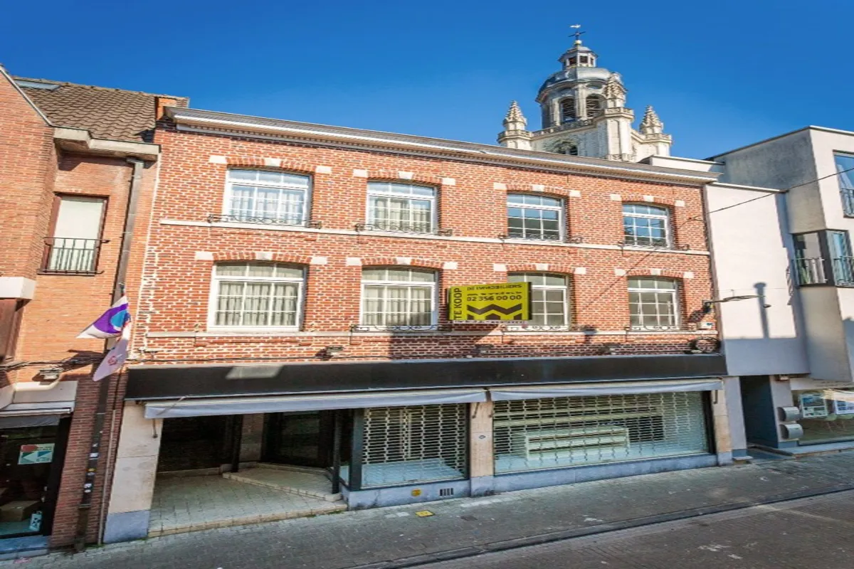 Handelszaak te  koop in Hal 1500 425000.00€  slaapkamers 317.00m² - Zoekertje 607757