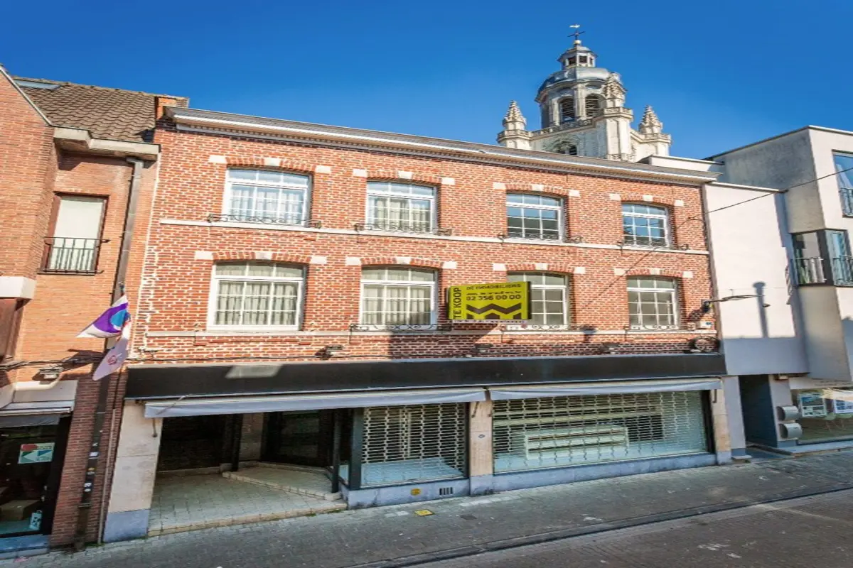 Huis te  koop in Hal 1500 425000.00€  slaapkamers 317.00m² - Zoekertje 607756