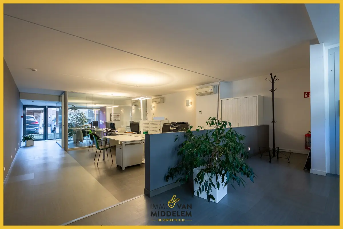 Commerce à vendre à Relegem 1731 298000.00€  chambres 176.00m² - Annonce 607222