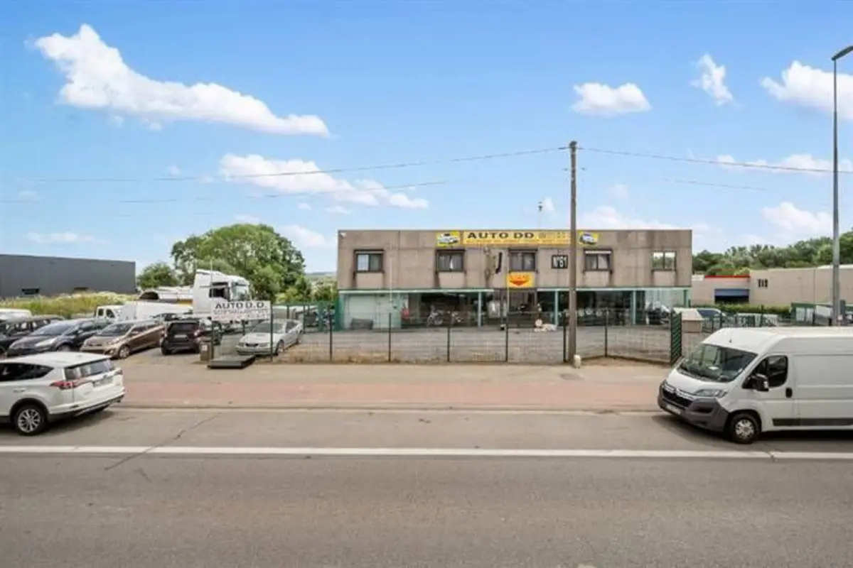 Handelszaak te  koop in Oudenaken 1600 1650000.00€  slaapkamers 750.00m² - Zoekertje 607703