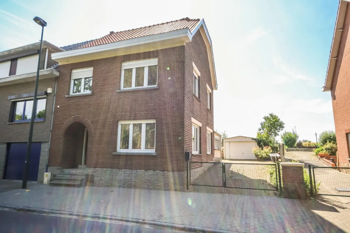 Huis te  huur in Duisburg 3080 1700.00€ 3 slaapkamers 142.00m² - Zoekertje 627688