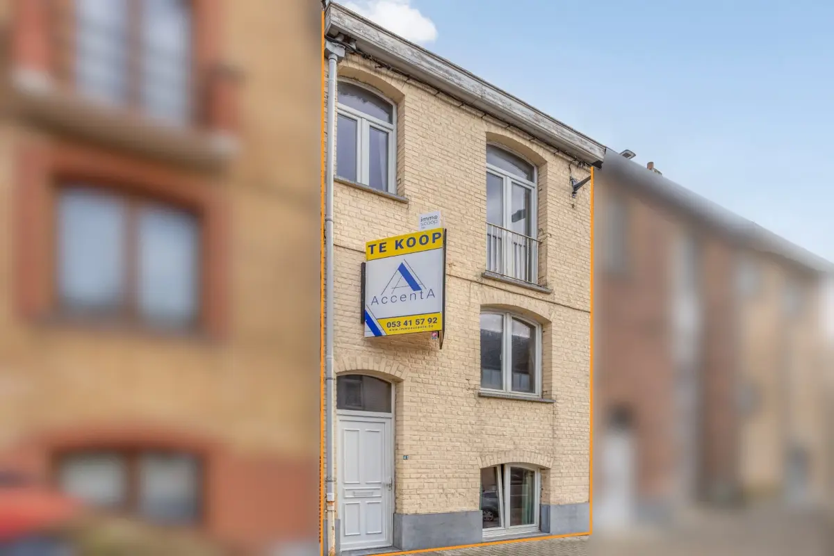 Huis te  koop in Sint-Pieters-Leeuw 1600 279000.00€ 2 slaapkamers 134.00m² - Zoekertje 608033