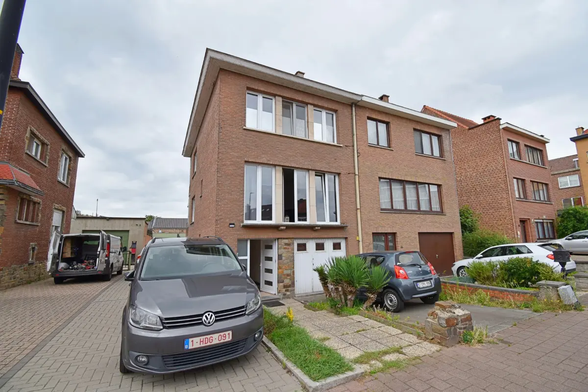 Immeuble mixte à vendre à Leeuw-Saint-Pierre 1600 500000.00€ 4 chambres m² - Annonce 608694