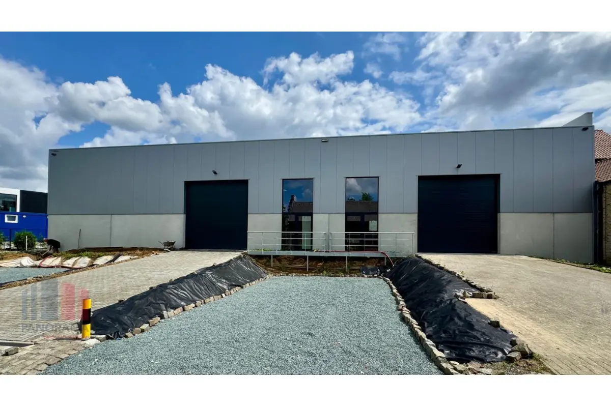 Commerce à louer à Asse 1730 3285.00€  chambres 338.00m² - Annonce 607991