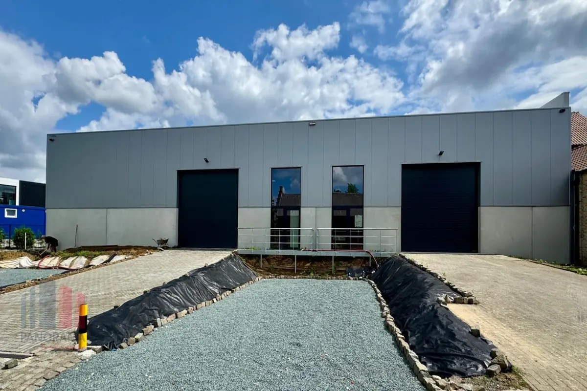 Commerce à louer à Asse 1730 3285.00€  chambres 338.00m² - Annonce 607991