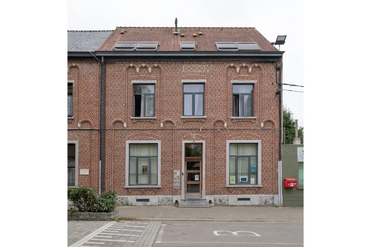 Huis te  koop in Sint-Pieters-Leeuw 1600 599000.00€ 4 slaapkamers 324.00m² - Zoekertje 608460