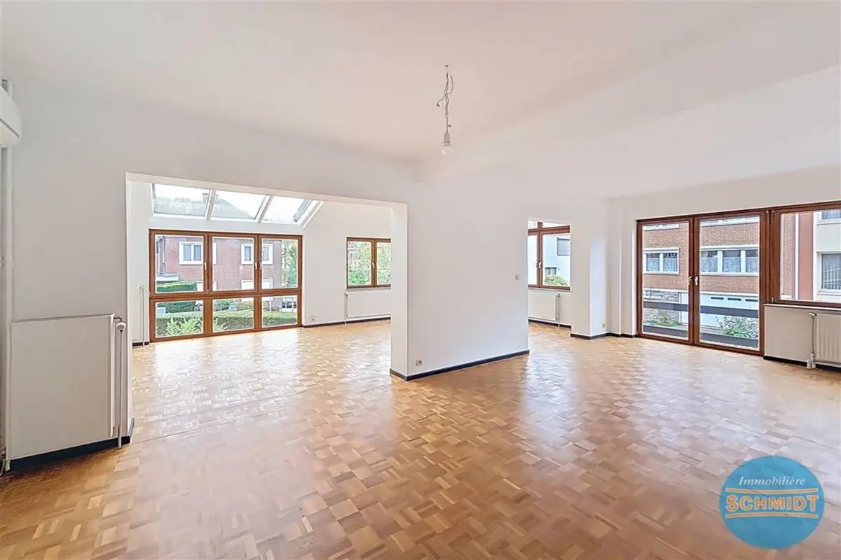 Maison à louer à Braine-l'Alleud 1420 1950.00€ 3 chambres 205.00m² - Annonce 608241