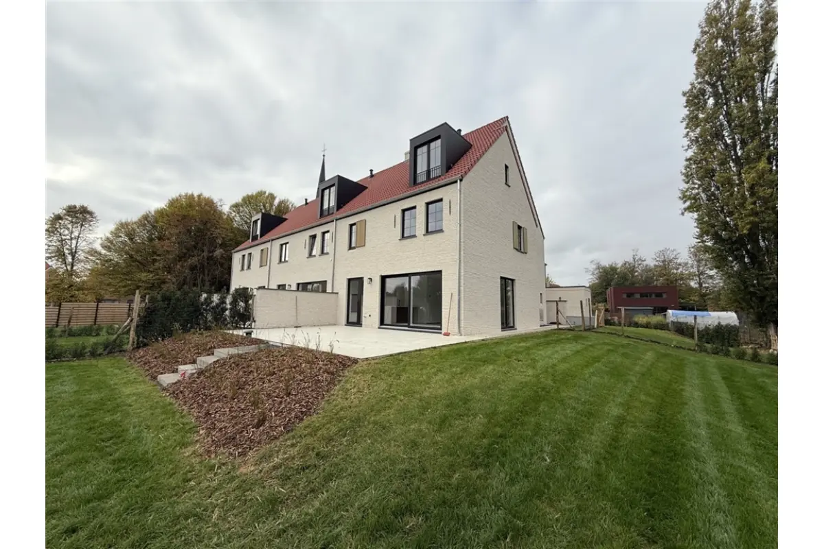 Huis te  huur in Leuven 3000 2550.00€ 4 slaapkamers 242.00m² - Zoekertje 609825