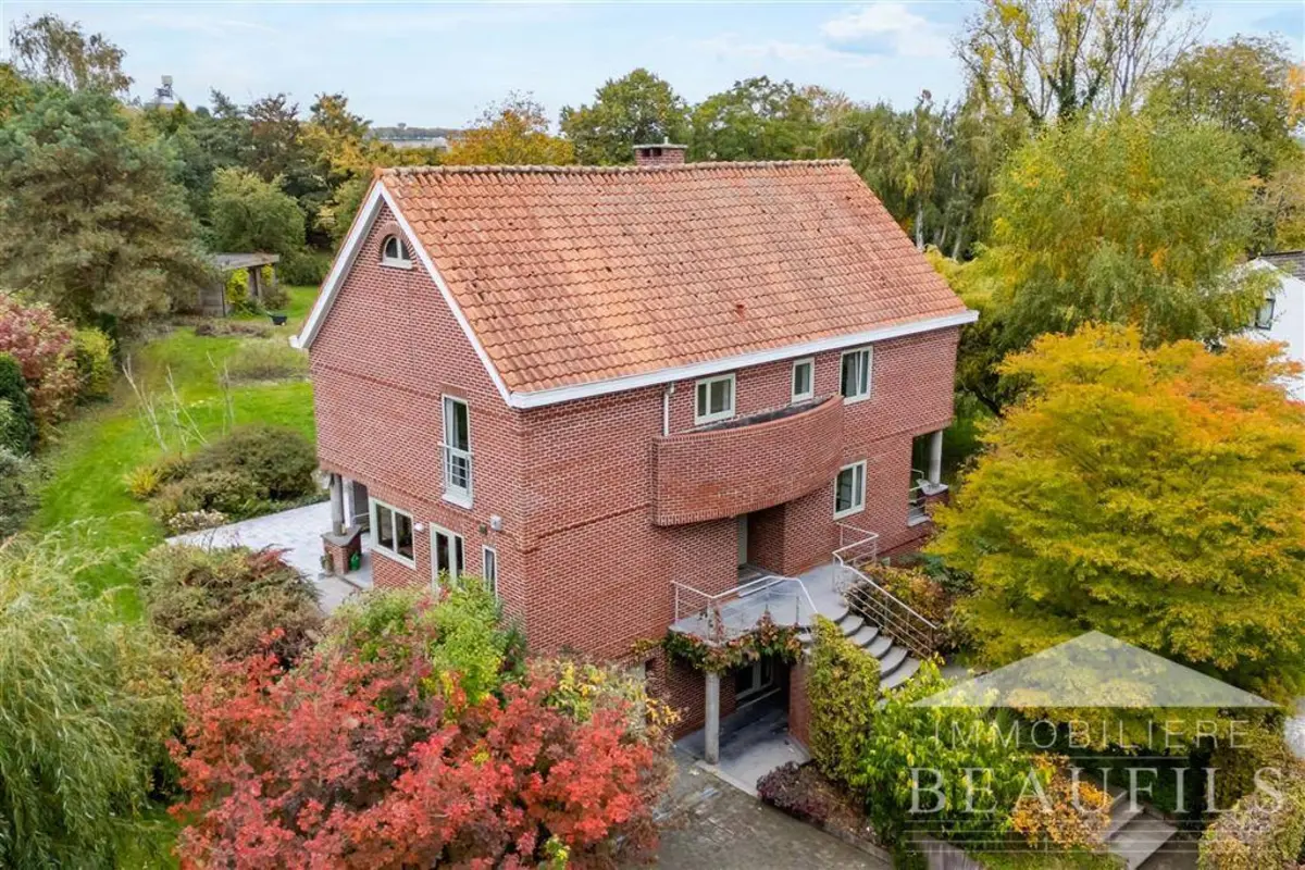 Maison à à Frasnes-lez-Gosselies 6210 630000.00€ 3 chambres 226.00m² - Annonce 609136