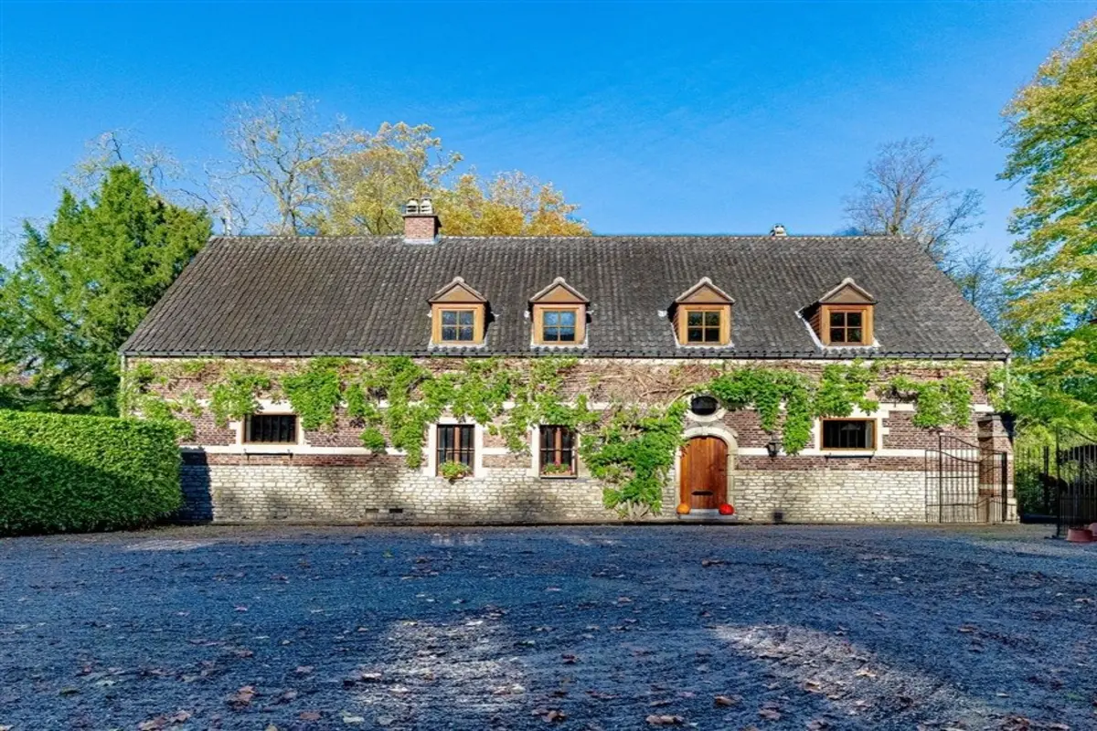 Huis te  huur in Hever 3191 2600.00€ 4 slaapkamers 385.00m² - Zoekertje 609178