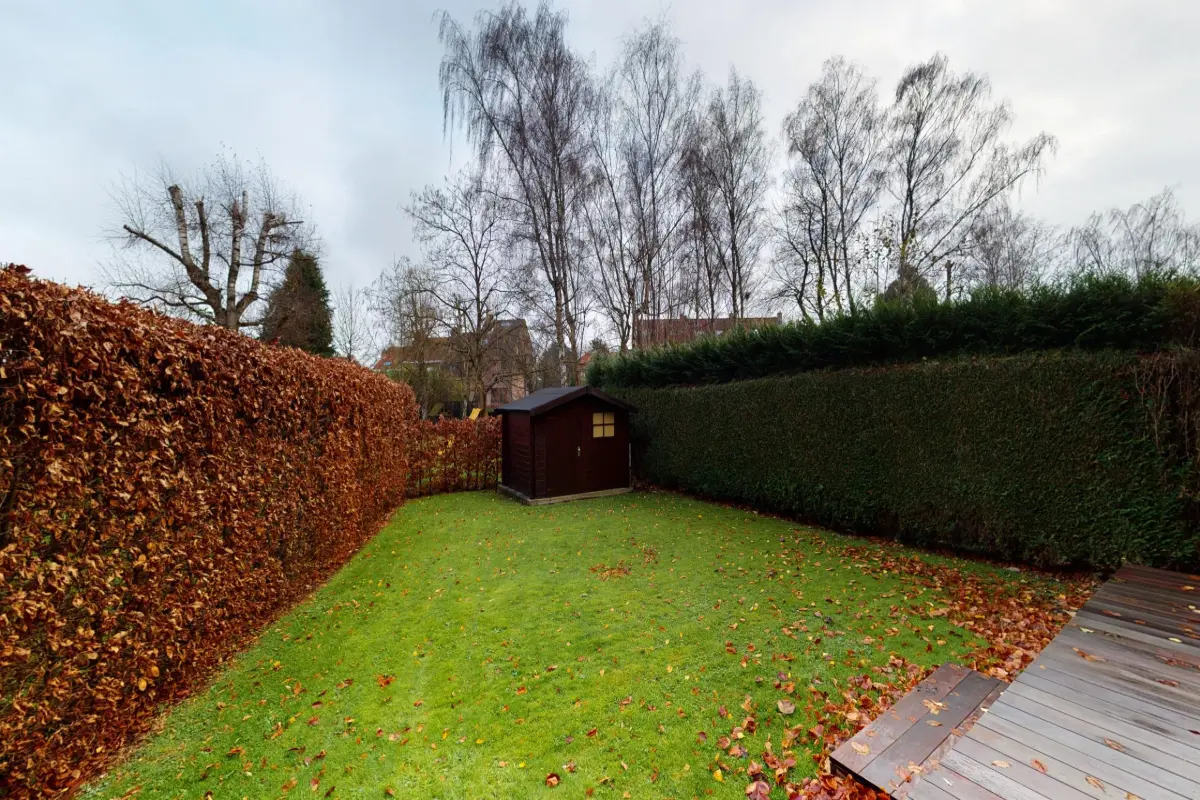 Huis te  huur in Wezembeek-Oppem 1970 2490.00€ 4 slaapkamers 230.00m² - Zoekertje 609654