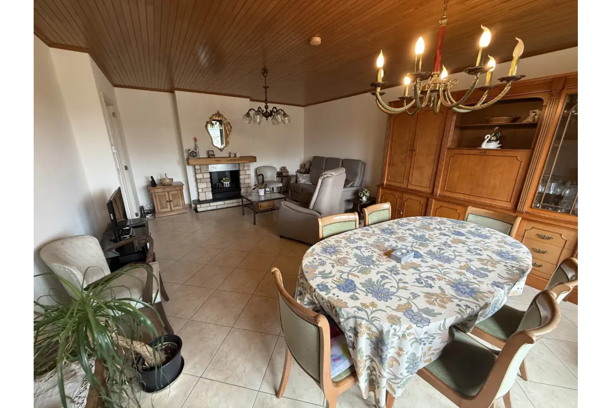 Appartement à vendre à Leeuw-Saint-Pierre 1600 295000.00€ 2 chambres 84.00m² - Annonce 611402