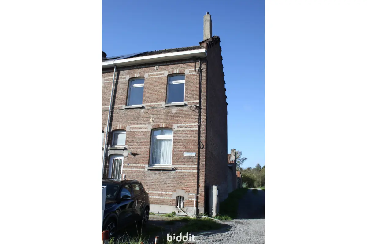 Huis te  koop in Quenast 1430 200000.00€ 4 slaapkamers m² - Zoekertje 612538