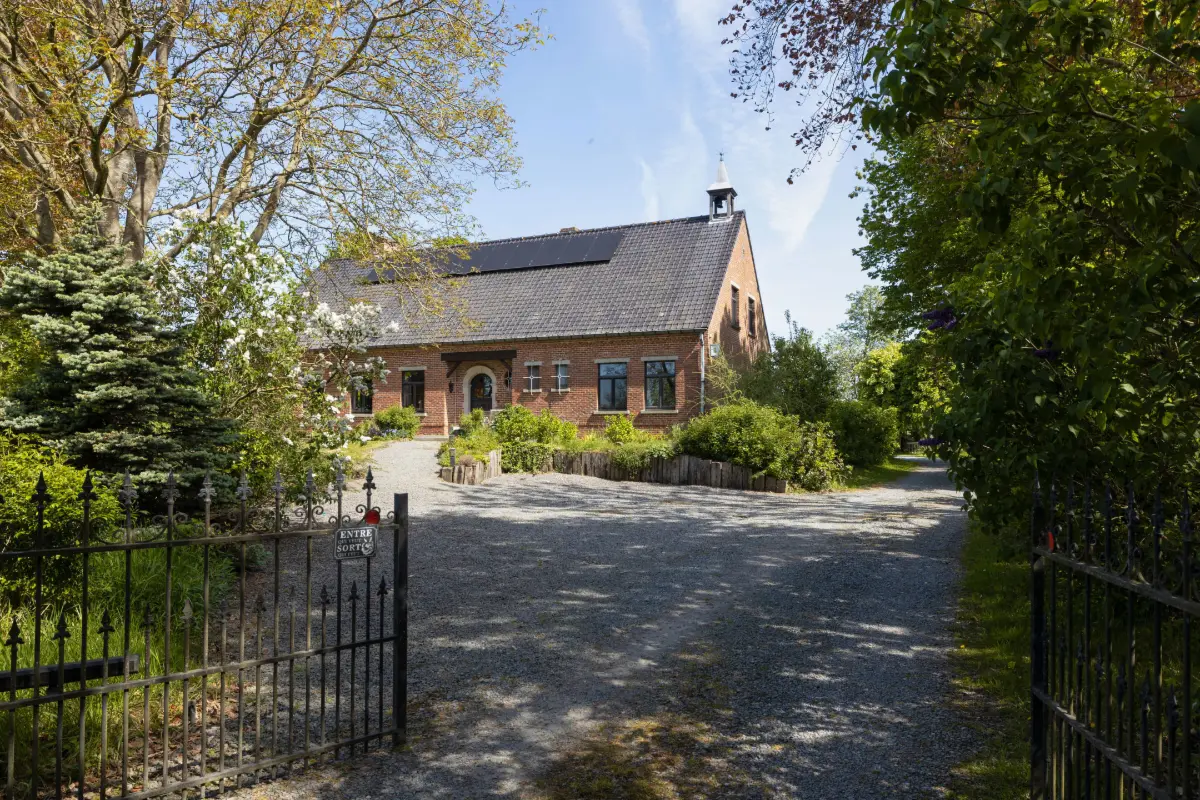 Villa à vendre à Biévène 1547 695000.00€ 5 chambres 248.12m² - Annonce 612573