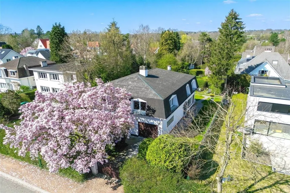 Villa te  koop in Sint-Genesius-Rode 1640 900000.00€ 5 slaapkamers 275.00m² - Zoekertje 612321