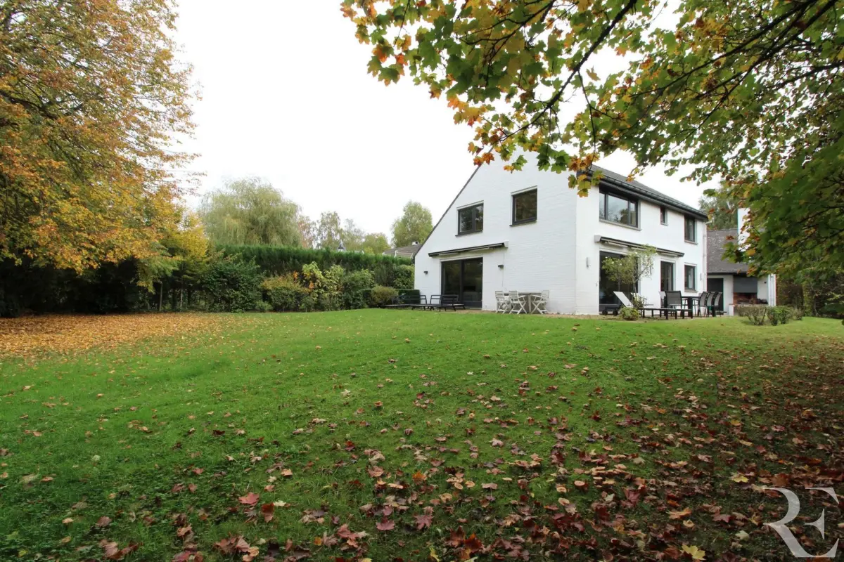 Maison à louer à Braine-l'Alleud 1420 2500.00€ 4 chambres 280.00m² - Annonce 613017