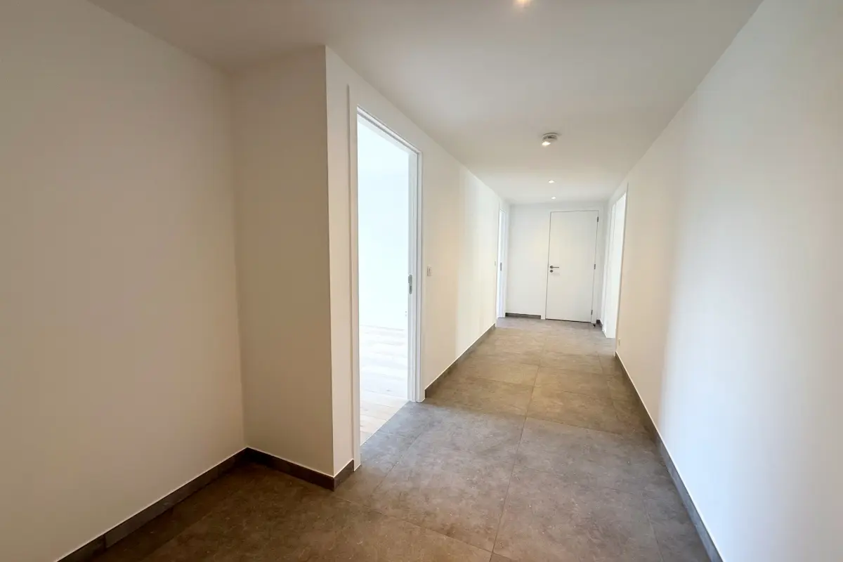 Rez-de-chaussée à louer à Braine-l'Alleud 1420 1850.00€ 2 chambres 125.00m² - Annonce 613996