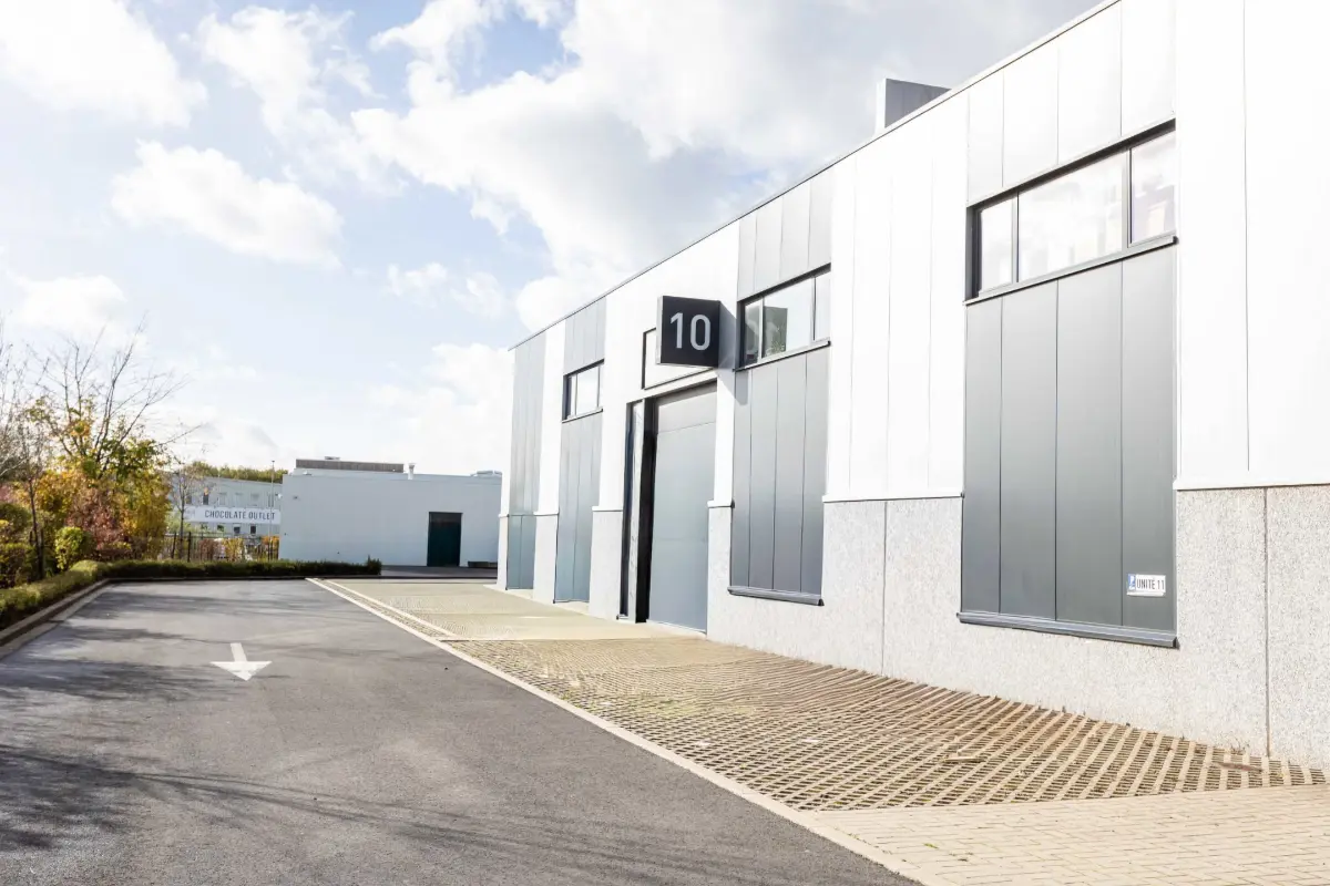 Handelszaak te  huur in Waver 1300 1500.00€  slaapkamers 164.00m² - Zoekertje 614905