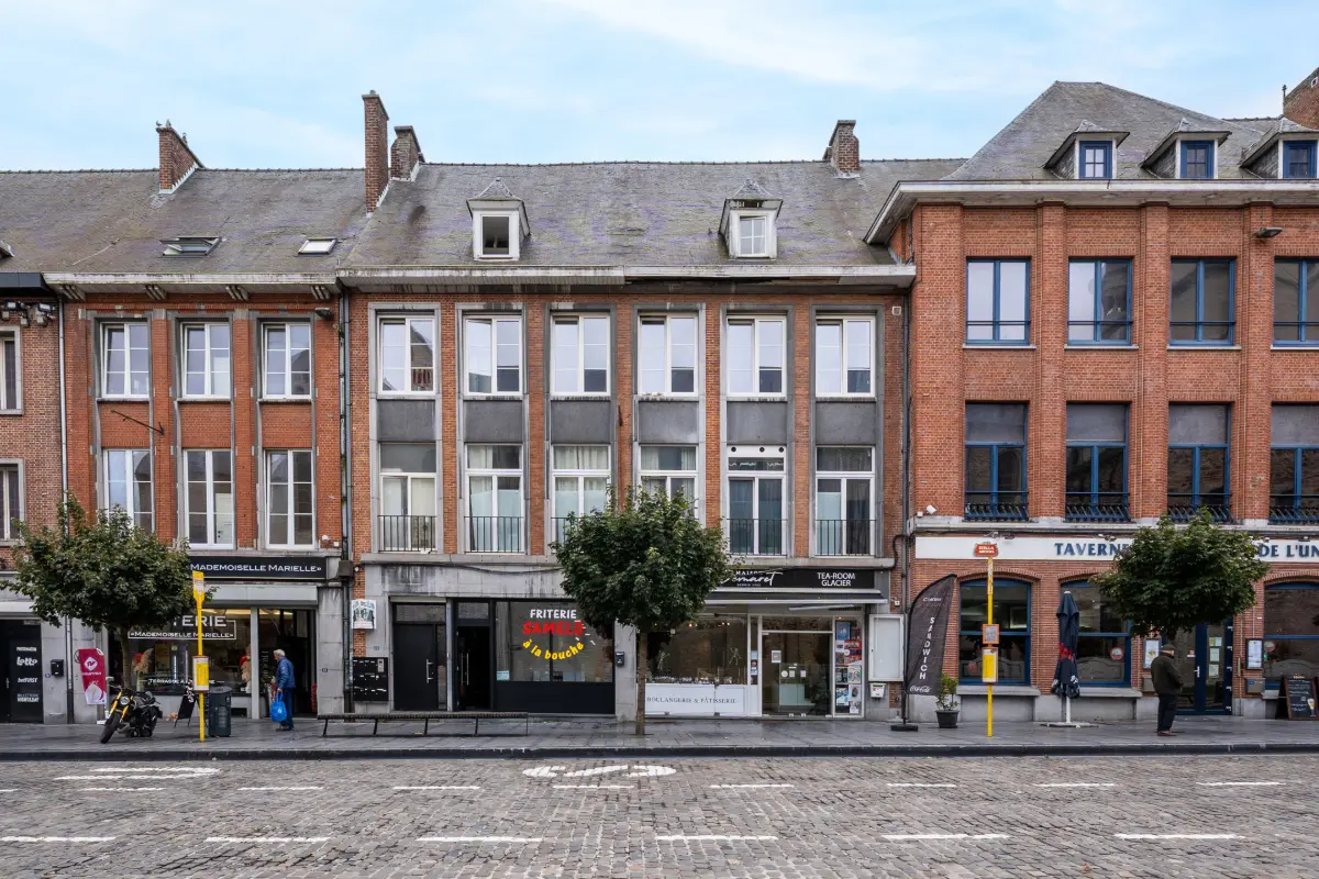 Mixgebouw te  koop in Nijvel 1400 550000.00€ 5 slaapkamers 212.00m² - Zoekertje 614688