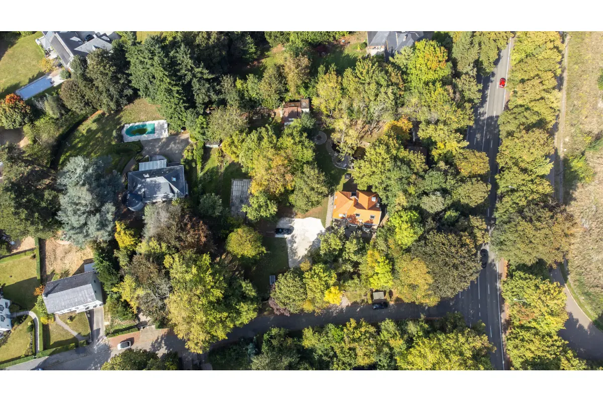 Grond te  koop in Sint-Genesius-Rode 1640 680000.00€  slaapkamers m² - Zoekertje 615795