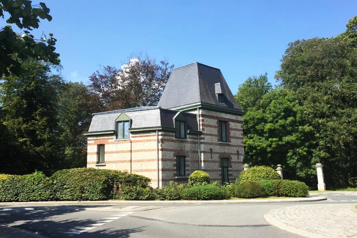 Handelszaak te  huur in Terhulpen 1310 600.00€  slaapkamers 20.00m² - Zoekertje 615559