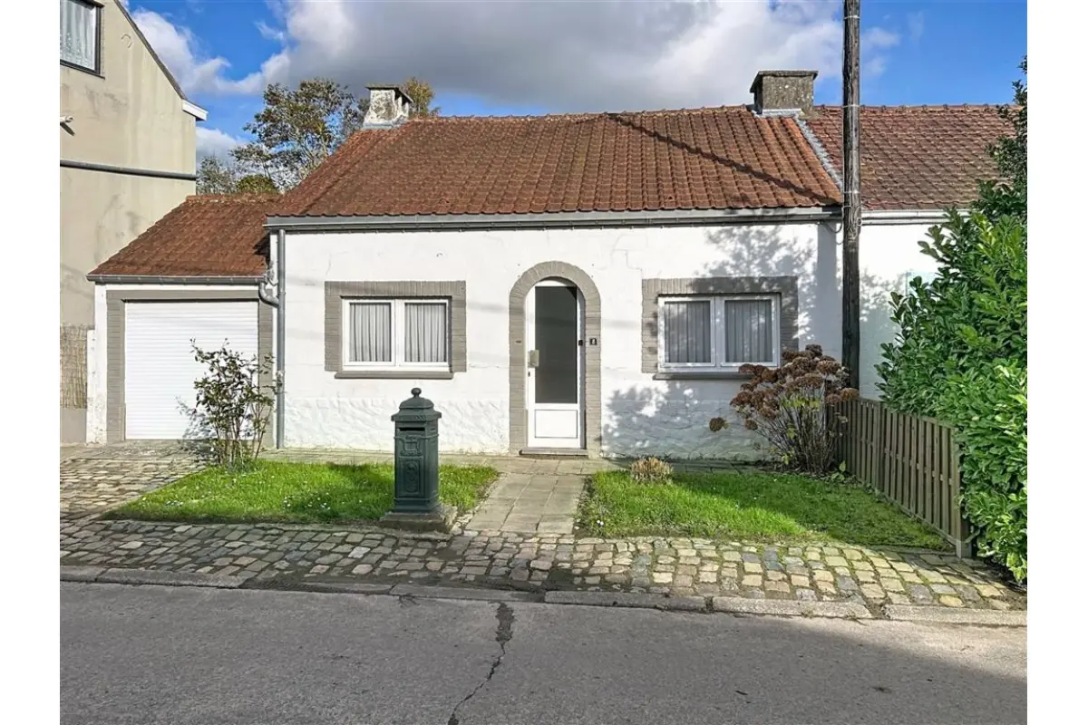 Huis te  koop in Deurne 1320 245000.00€ 1 slaapkamers 100.00m² - Zoekertje 620048