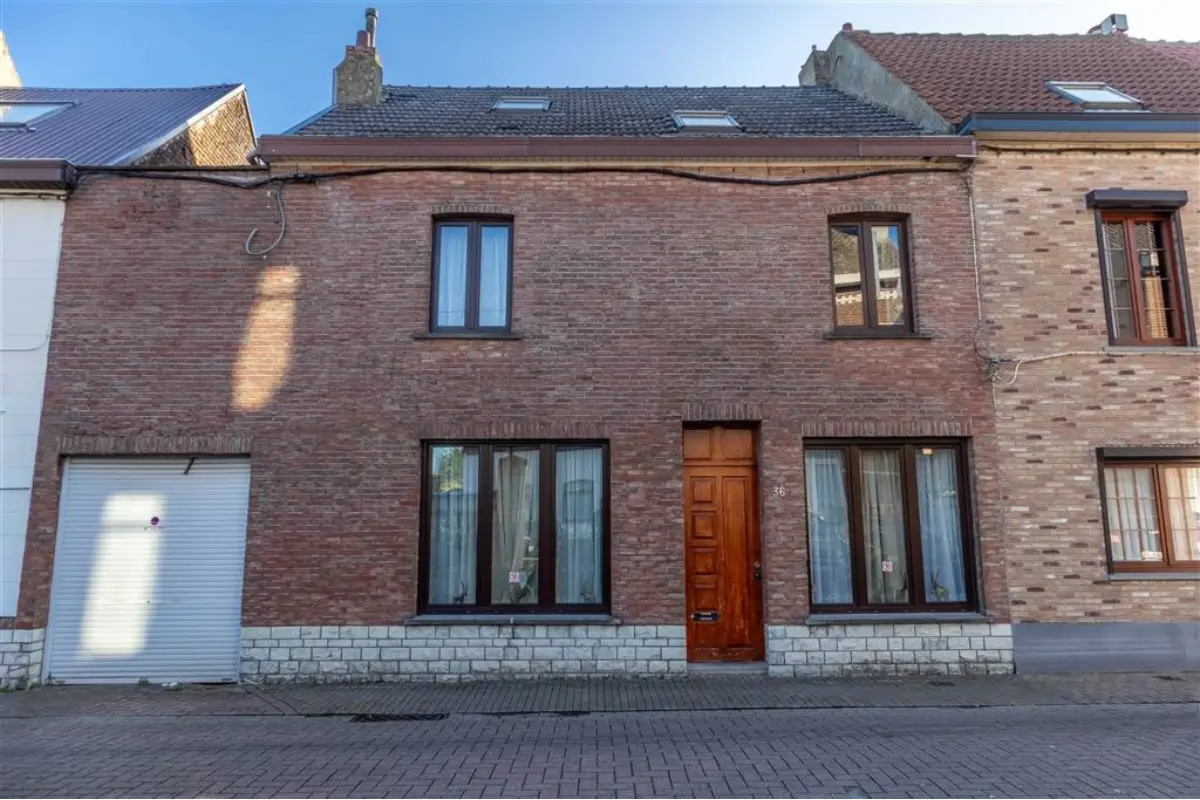 Huis te  koop in Ruisbroek 1601 350000.00€ 5 slaapkamers 157.00m² - Zoekertje 619642
