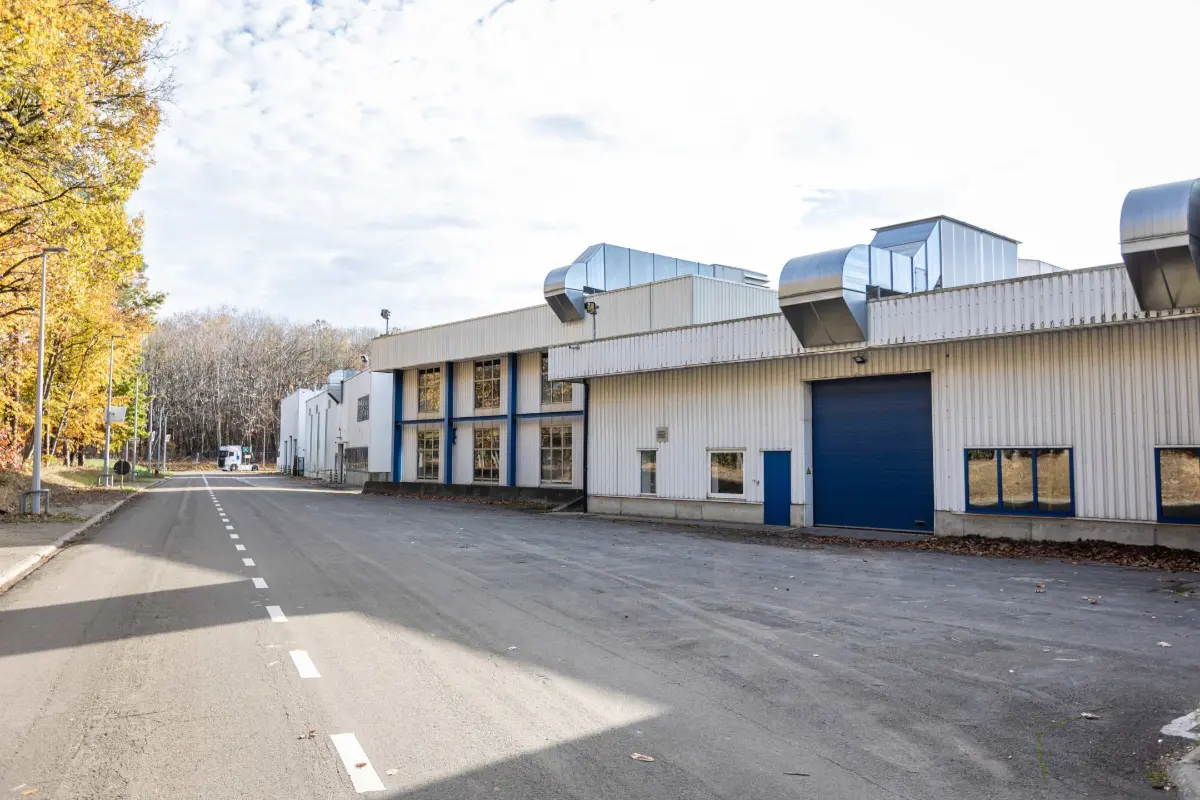 Commerce à louer à Zaventem 1930 7000.00€  chambres 1474.00m² - Annonce 620394