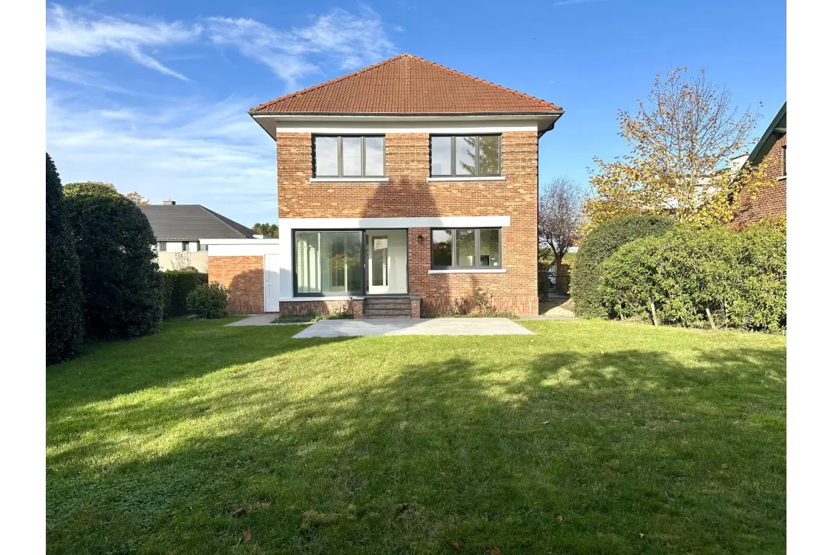 Huis te  huur in Waterloo 1410 2350.00€ 3 slaapkamers 221.00m² - Zoekertje 621410