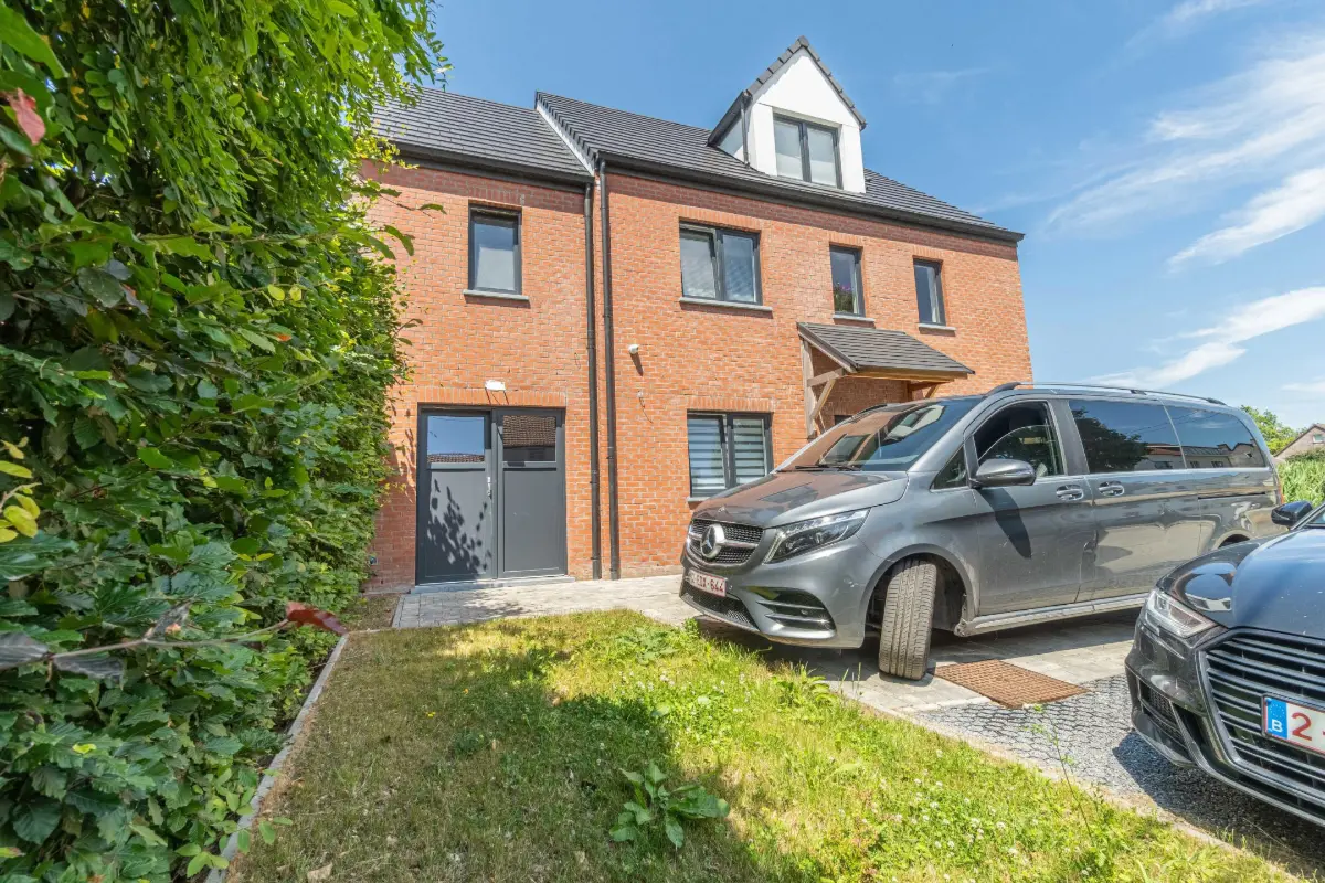 Handelszaak te  huur in Lasne 1380 1380.00€  slaapkamers 130.00m² - Zoekertje 621645