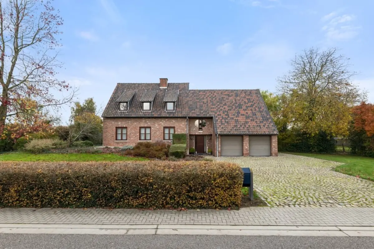 Maison à vendre à Linter 3350 585000.00€  chambres 273.00m² - Annonce 621213