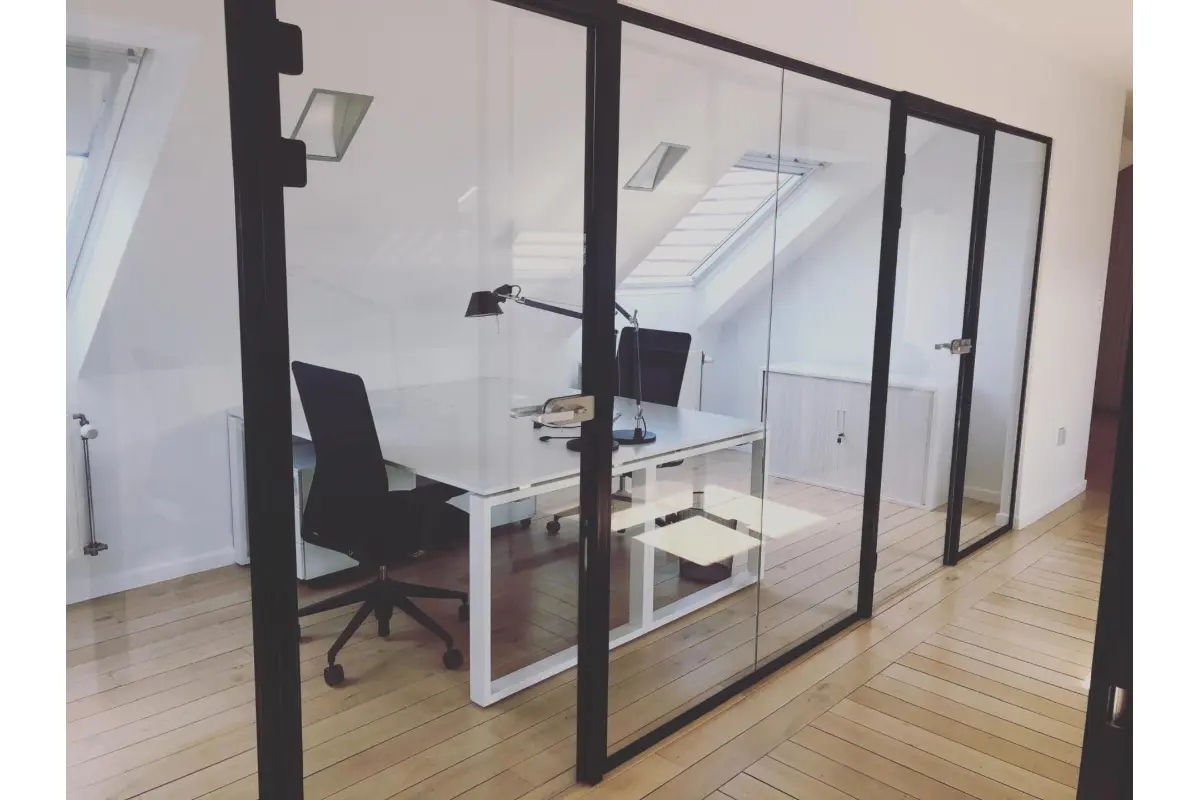 Handelszaak te  huur in Lasne 1380 350.00€  slaapkamers 10.00m² - Zoekertje 621638