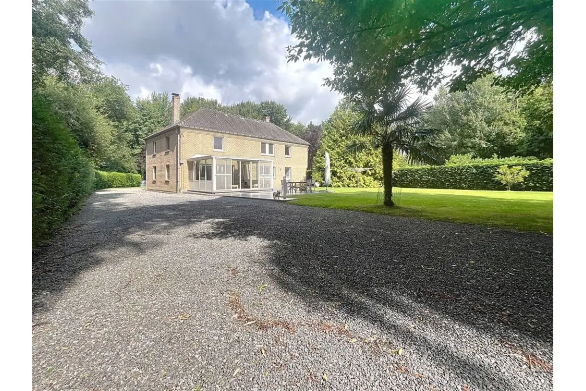 Villa te  koop in Kampenhout 1910 1075000.00€ 5 slaapkamers 300.00m² - Zoekertje 623438