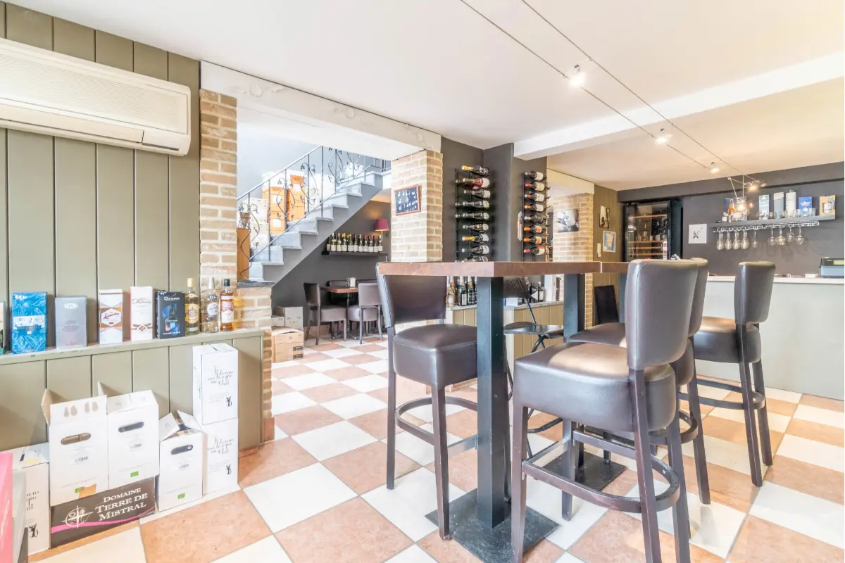 Handelszaak te  huur in Eigenbrakel 1420 900.00€  slaapkamers 75.00m² - Zoekertje 624297