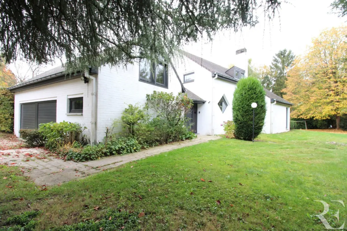 Maison à louer à Rhode-Saint-Genese 1640 2500.00€ 4 chambres 280.00m² - Annonce 625212