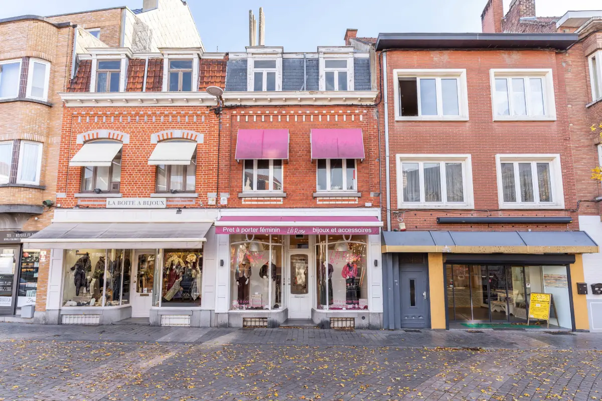 Immeuble de rapport - Immeuble à appartement à vendre à Braine-l'Alleud 1420 345000.00€ 3 chambres 170.00m² - Annonce 624822