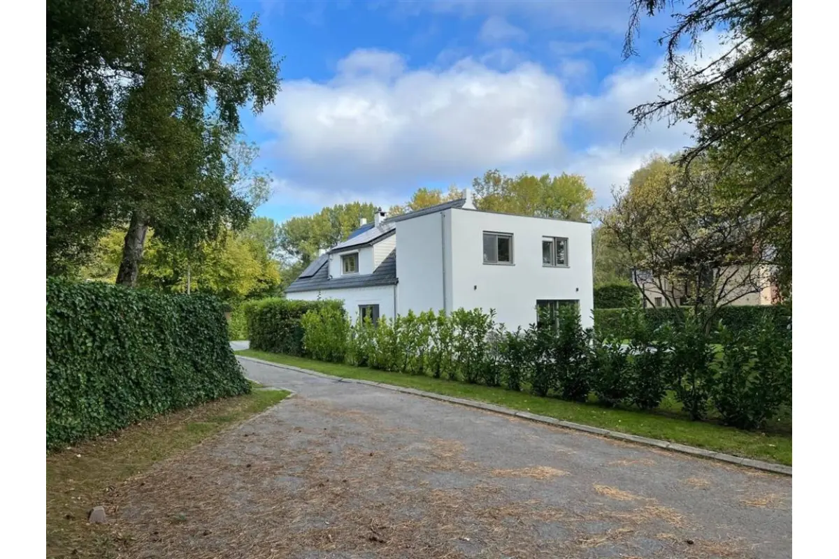 Huis te  huur in Overijse 3090 2950.00€ 5 slaapkamers 242.00m² - Zoekertje 626451