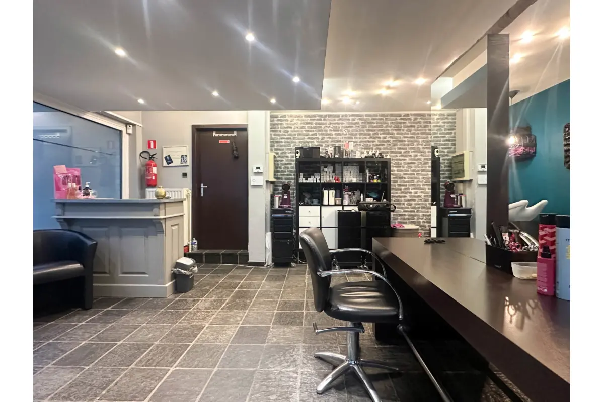 Handelszaak te  in Nijvel 1400 600.00€  slaapkamers 40.00m² - Zoekertje 627374