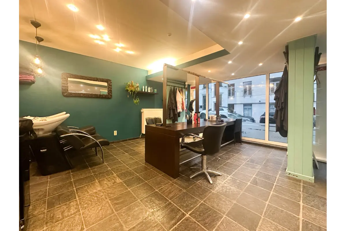 Handelszaak te  in Nijvel 1400 600.00€  slaapkamers 40.00m² - Zoekertje 627376