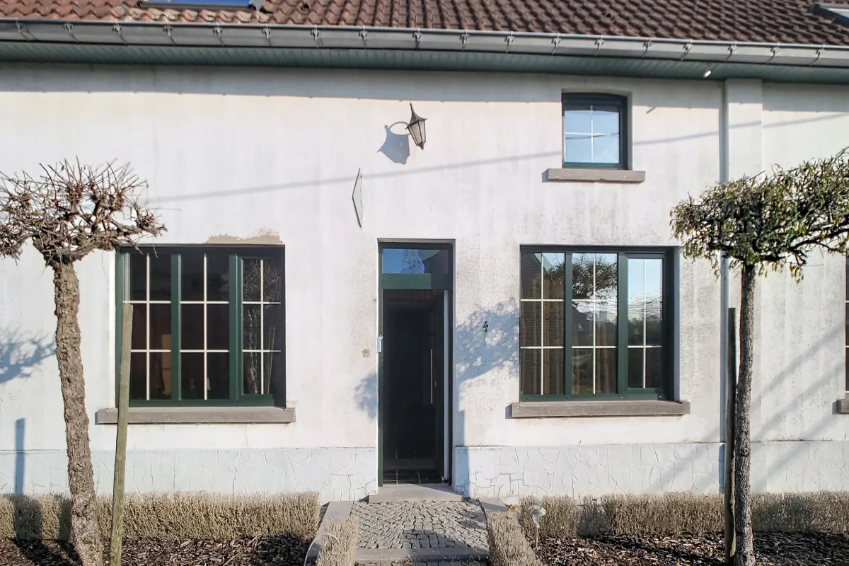 Huis te  koop in Sint-Pieters-Leeuw 1600 845000.00€ 5 slaapkamers 308.00m² - Zoekertje 627018