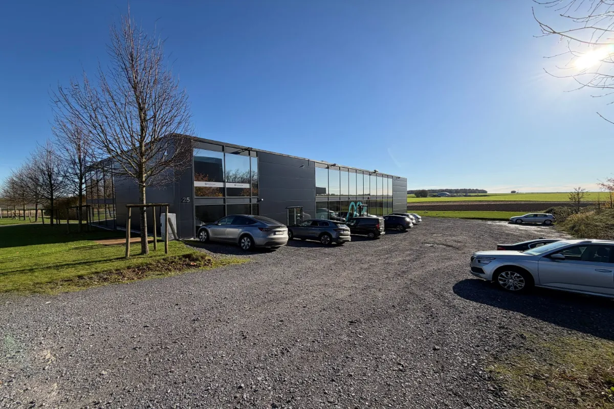 Commerce à louer à Nivelles 1400 1000.00€ 0 chambres m² - Annonce 627353