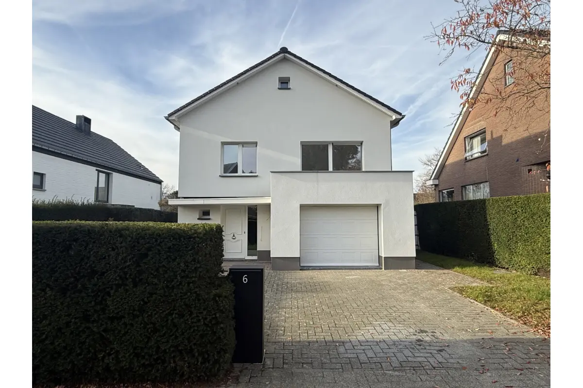 Villa à louer à Wezembeek-Oppem 1970 3000.00€ 3 chambres m² - Annonce 627817