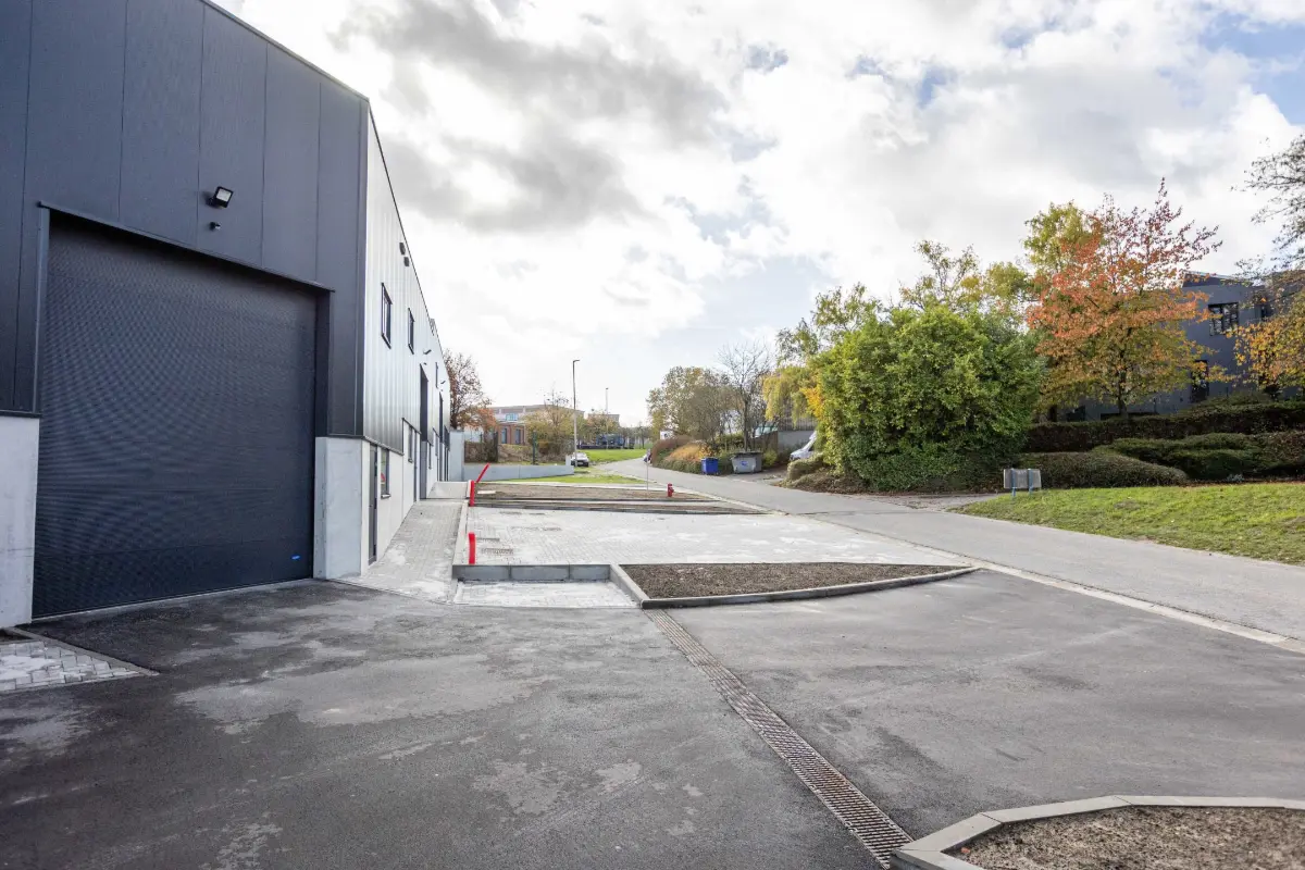 Handelszaak te  huur in Waver 1300 2200.00€  slaapkamers 318.00m² - Zoekertje 628724