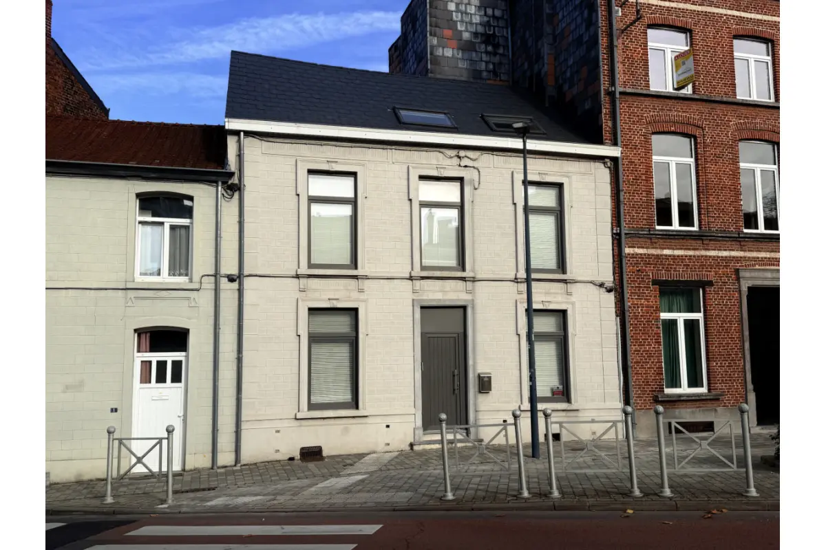 Huis te  huur in Nijvel 1400 1400.00€ 4 slaapkamers 130.00m² - Zoekertje 629411