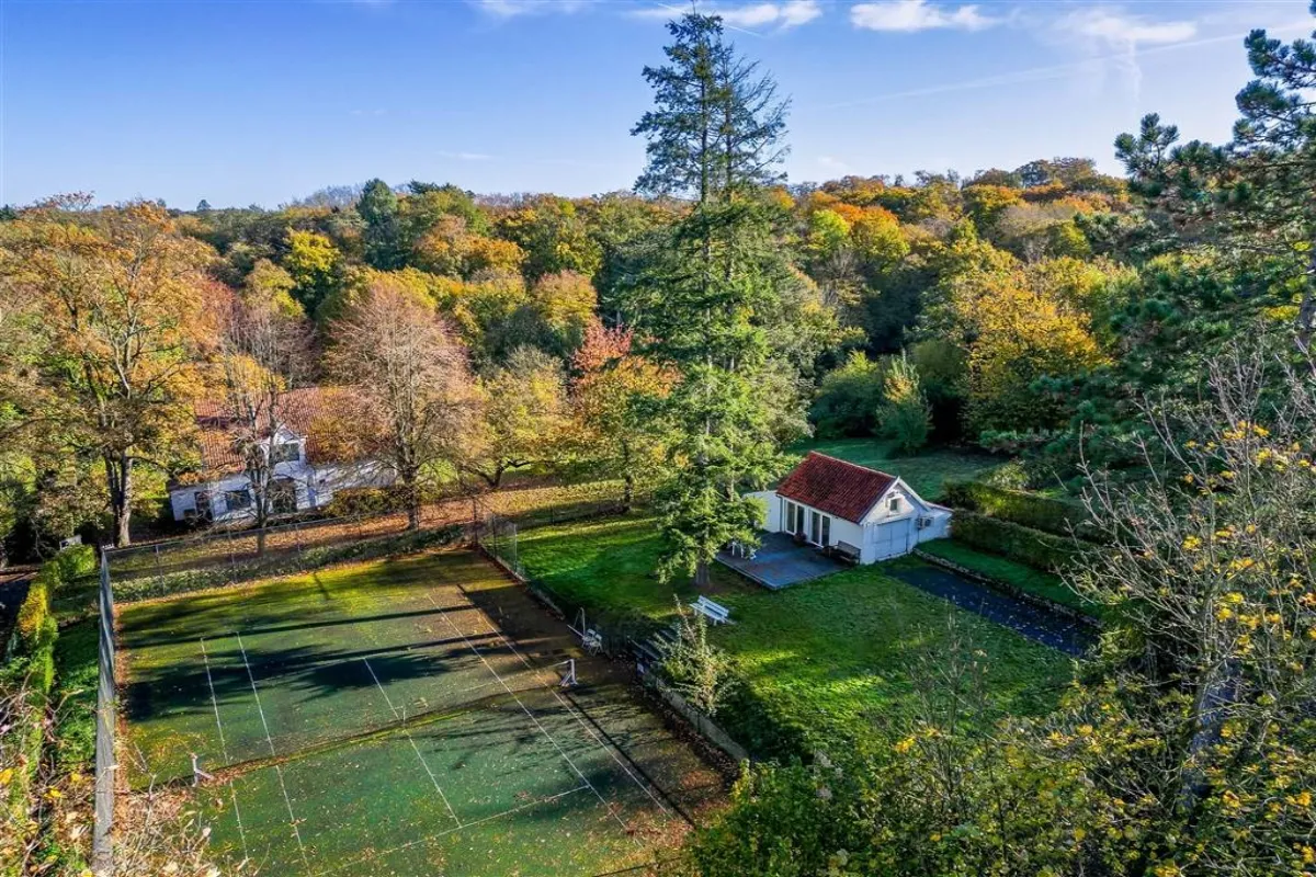 Bouwgrond te  koop in Linkebeek 1630 725000.00€  slaapkamers m² - Zoekertje 629423