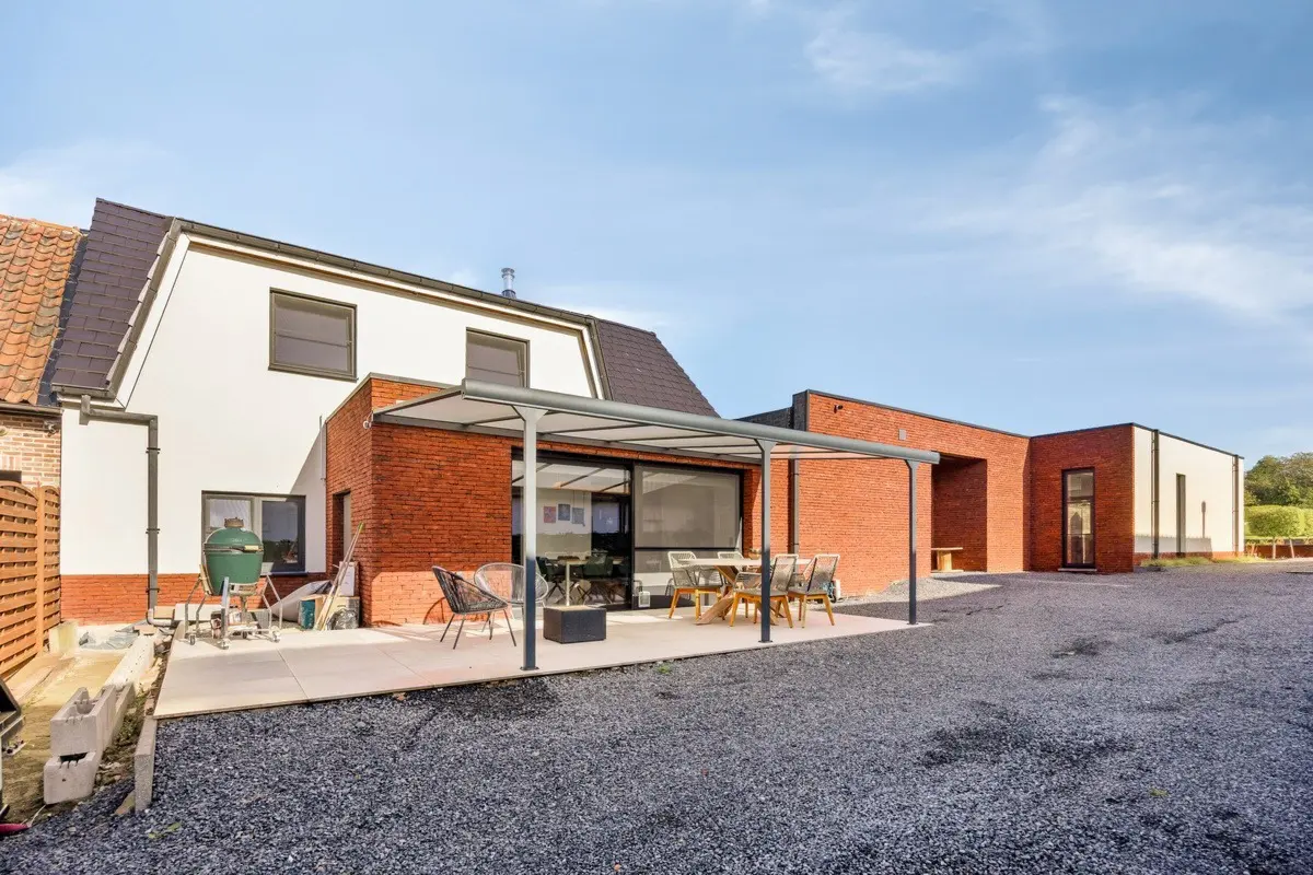 Huis te  koop in Roosdaal 1760 775000.00€ 3 slaapkamers 277.00m² - Zoekertje 629071